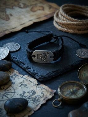 Hand Crafted Black Leather Skull & Crossbones Bracelet